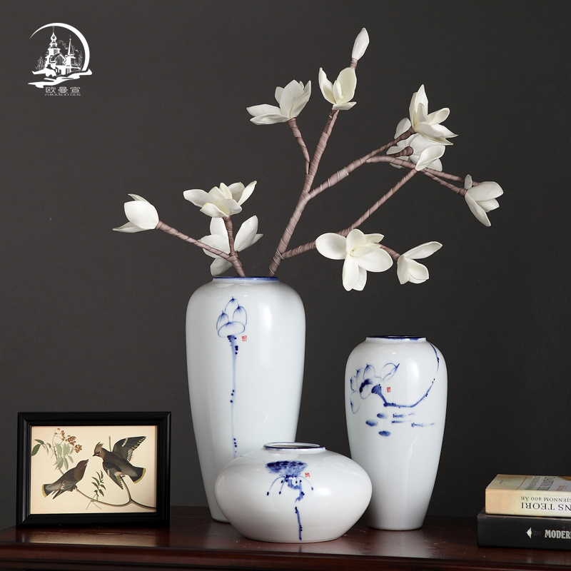 The Modern new Chinese style household TV ark, creative ceramic vase furnishing articles, the sitting room porch inserted dried flower decorations