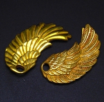 Car keychain Key ring Angel wings hanging waist key chain Creative cowhide pendant Mens and womens keychain gifts