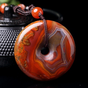 天然战国红玛瑙纯手工打磨平安扣吊坠