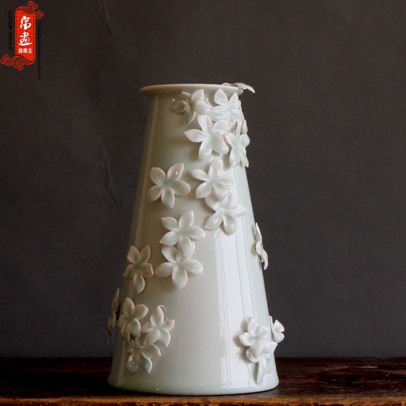 Jingdezhen ceramics decoration decoration shadow celadon flower Chinese style living room furnishing articles furnishing articles between household adornment porcelain