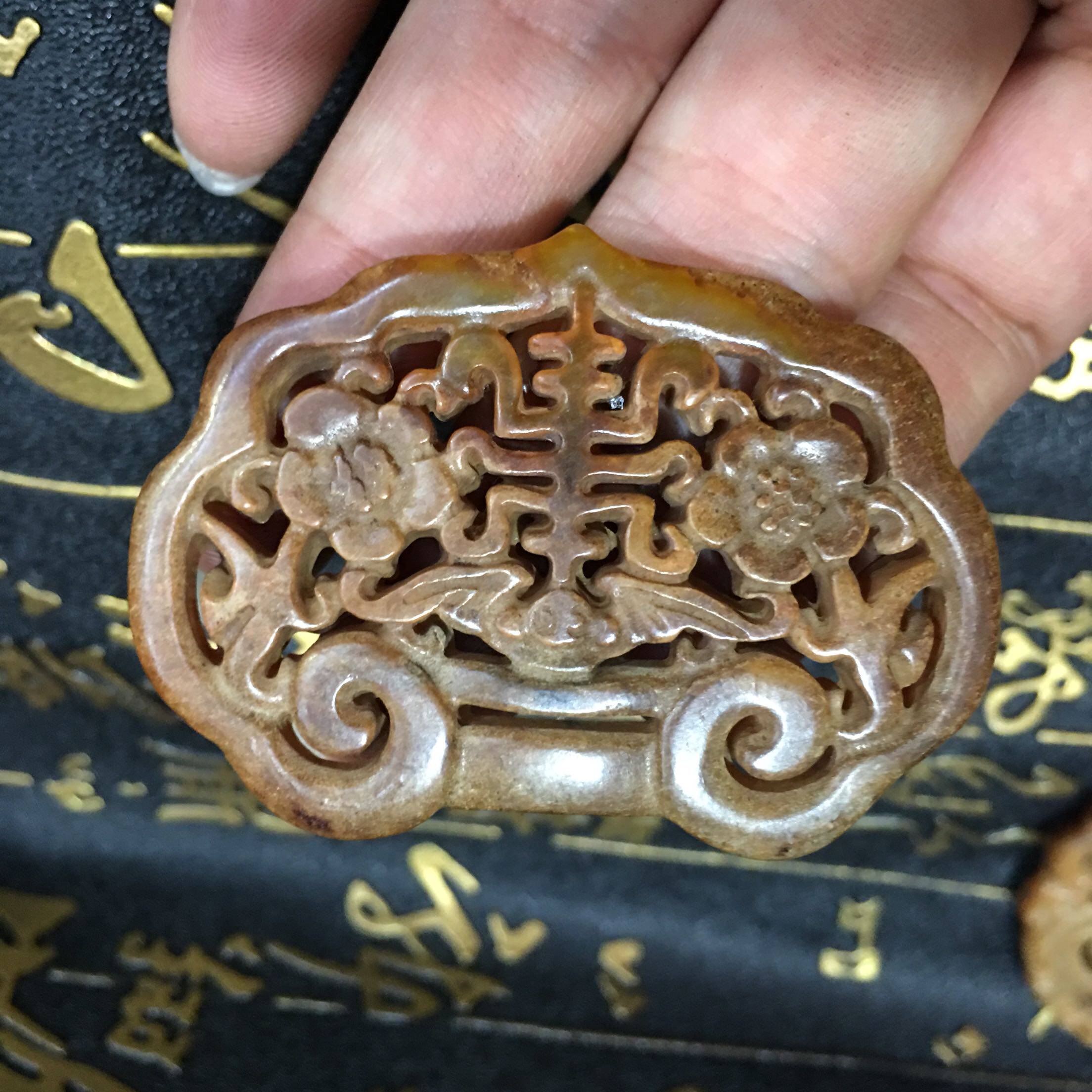 批发古玩玉器老岫玉项坠带包浆老岫玉花开富贵福在眼前玉佩宝宝锁