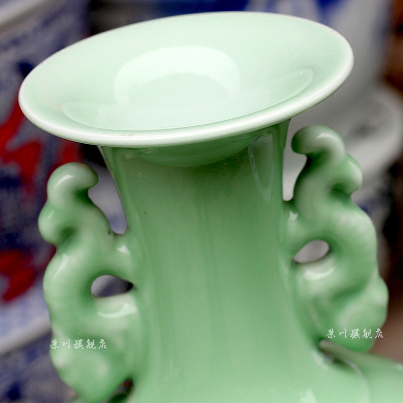 Jingdezhen ceramics green glaze ears to admire the floret bottle of bottle of archaize mesa receptacle household adornment is placed in the living room