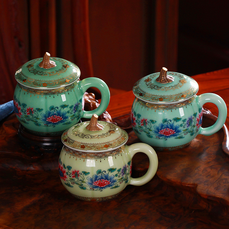 Red xin gold coloured drawing or pattern celadon teacup ceramic cup with cover pumpkin creative office cup