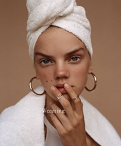 ins Super fire bella same model European and American Net Red fashion allergy big ring ring ring female hippop Tide brand earrings