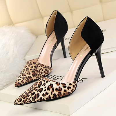 2661-1 the European and American wind sexy nightclub show thin hollow shoes heel high-heeled pointed mouth shallow leopa