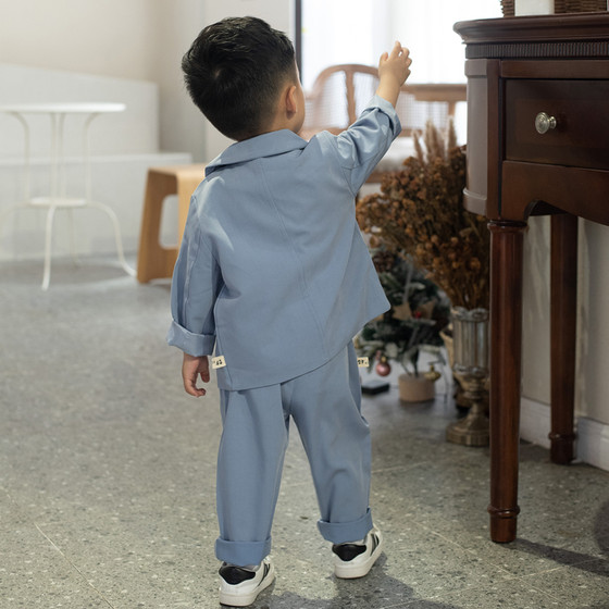 Children's suit men's suit Korean new style spring and autumn blue suit flower boy handsome baby foreign style dress two-piece set
Children's suit men's suit Korean new style spring and autumn blue suit flower boy handsome baby foreign style dress two-piece set