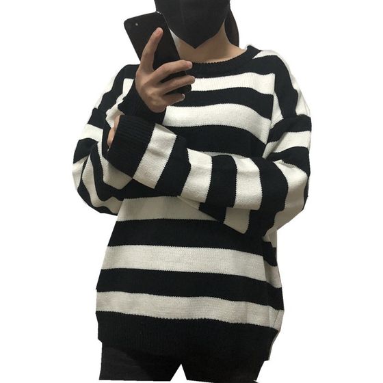Lazy style sweater men's spring and autumn Korean version loose sweater int striped trendy couple sweater round collar
Lazy style sweater men's spring and autumn Korean version loose sweater int striped trendy couple sweater round collar