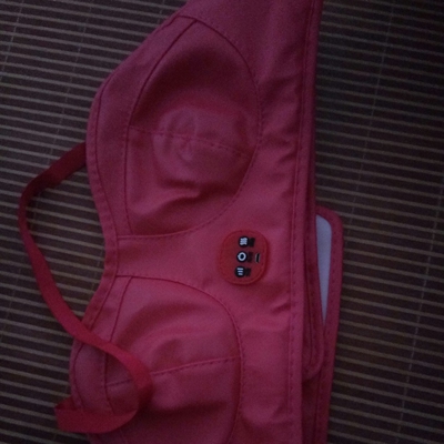 丰胸按摩器收到了，领优惠卷购买很划算，而且质量不错，因为现在很多人都容易有乳腺增生，所以买个丰胸按摩器回来按摩，方便又可以预防乳腺增生，现在每天晚上都按摩一下才睡觉，期待有效果