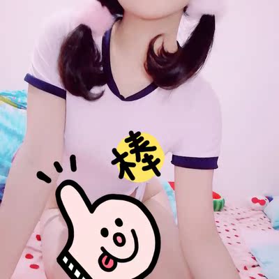 和这件裙子搭起来还不错的样子捏