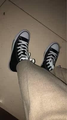 好看，经典百搭款啊，质量不错，这个价格值了。