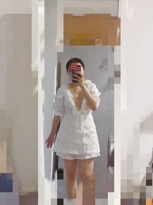 真的超级好看啊跟模特图完全没差别，春节度假就穿它了好开心！就是担心洗过后会缩水，裙子真的好短缩水就要走光了