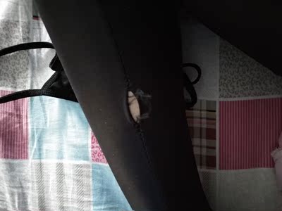 这种袜子真没得穿，除非你特别瘦，而且质量差，刚买就破了个洞，太影响心情了，直接扔了，建议大家谨慎购买！