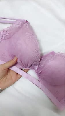 颜色很温柔 显白哦 面料很舒服 挺喜欢的 显胸大是真的 颜色很温柔 显白哦 面料很舒服 挺喜欢的 显胸大是真的