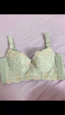 内衣真的不错哦，质量很好，五排扣收肉效果实在是OK!