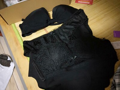 买了两套黑色的，很喜欢的，试穿了效果很不错哦！！喜欢的宝宝们赶紧买下！！