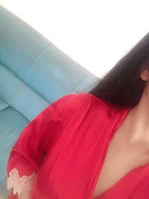 颜色与款式都很喜欢，很修身的。大爱😊😊