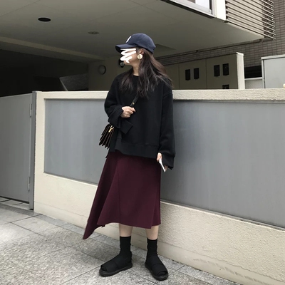 我88斤穿S 号觉得有些紧了 不过质量挺好的 下次重新买个M