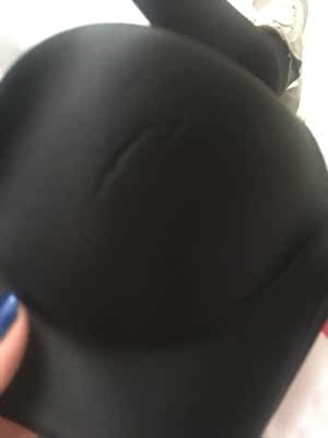 衣服质量太差,回来还有瑕疵,而且味道可大了,货品问题卖家还不退运费 衣服质量太差,回来还有瑕疵,而且味道可大了,货品问题卖家还不退运费