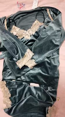 是我喜欢的款式，面料也很舒服，打开没有异味，尺码也很合适，没有色差，洗了一下也不掉色，总之五星好评！