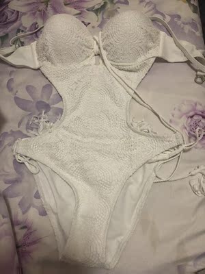 估计我有点瘦，穿起来有点大，其他都不错