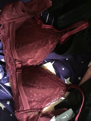 物流很快 内衣挺好看的 买了两套 会选择回购！