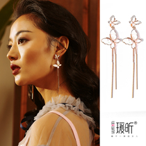 European and American butterfly advanced sense without ear clip female simple Net red earrings long round face suitable silver needle earrings