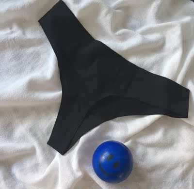 质量非常好，颜色也不错，大爱黑色，特性感的内裤，特别满意，所以用心拍摄的，值得购买