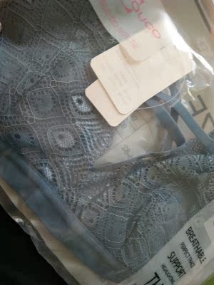 宝贝收到了和图上一样一样的，很性感质量也不错摸着很舒服，包装高大上