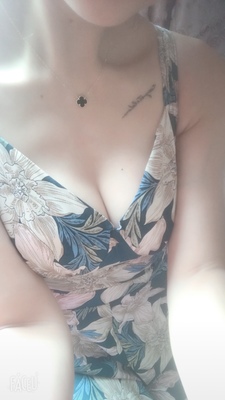 宝贝好早就收到了，之前没有试穿只对包装产品首次的感觉觉得还可以，现在穿了回馈下我的真实感受。事实证明这款产品的确很不错，拍婚纱照一天都很贴合身体不掉下来，连拍婚纱得都说我买的东西很不错，还说之前见别人买的都要掉，这款完全不会，宝贝很好戴着很舒服，一天下来完全没问题，客服给我推荐的尺码很合适，包装高档亲们值得拥有是夏天搭配衣服的必备品，还会再来光顾的，