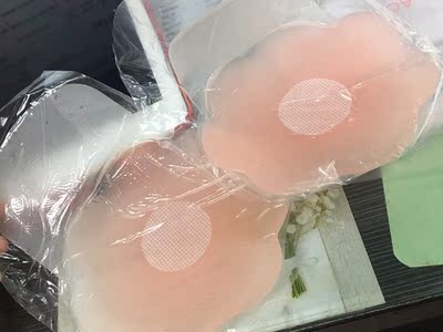 很赞哦，特意试戴了才来评价，很服帖，提拉效果也不错，很紧实却不勒的慌，喜欢的有需要的可以入手