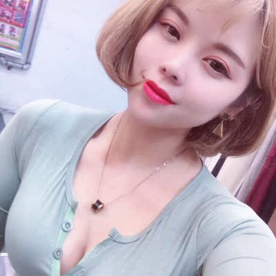 衣服收到了非常喜欢，特别显瘦穿上还性感