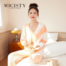 Micisty is a three-piece set of soft autumn and winter loungewear with a high sense of luxury