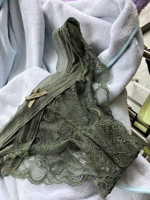 内裤质量和款式真是好看又好，穿上身很合适，喜欢