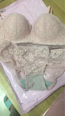 挺舒服的！内衣很漂亮，穿在身上很舒服，聚拢效果很不错，下水洗了也不会变形不会掉色，满意