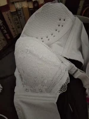 这个挺好的，起码做工感觉不错，很软，穿上不显胸大，35块钱，😂没太有概念，第二次自己买这个，比较满意