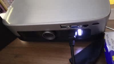 吐槽评测点评坚果A6和极米H2投影仪那个好，优缺点区别是，图文对比评测