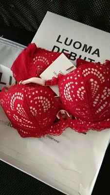 包装好的没话说！款式真的也超级喜欢！穿着很舒服