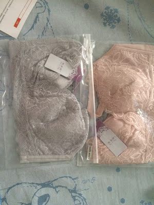 挺好的，够薄透气！之前穿的都是无痕海绵款 夏天出汗好热不透气老是闻得到内衣的一股汗酸味，受不了。