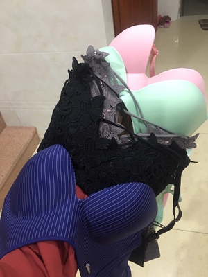 质量很不错！款色也很好！比专柜便宜！