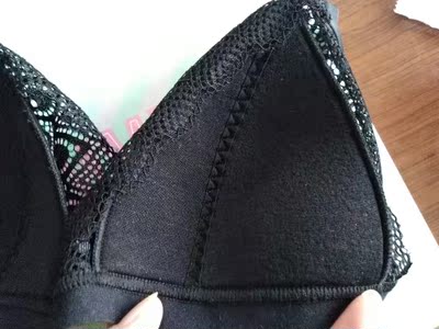 哈哈哈哈，性感蕾丝，不过穿这个胸真的平，不过本来也没有&hellip;面料做工感觉都很不错，非常nice啊