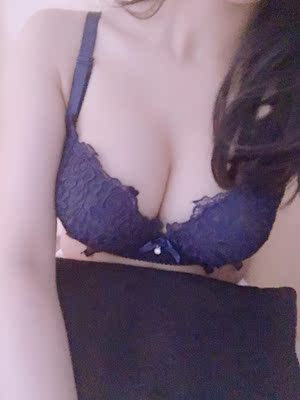 这次买的秋冬新款 虽然等了两天 收到果然没让我失望 好性感 聚拢效果超好 以后买内衣就选你家了 不光内衣质量好   服务态度也是超热情 下次还会来这家店买东西 必须十分点赞！