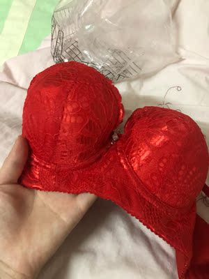 还不错，里面有精油按摩袋，不知道是不是买小了，罩杯有点小，还不错，里面有精油按摩袋，不知道是不是买小了，罩杯有点小，还不错，里面有精油按摩袋，不知道是不是买小了，罩杯有点小，还不错，里面有精油按摩袋，不知道是不是买小了，罩杯有点小，还不错，里面有精油按摩袋，不知道是不是买小了，罩杯有点小，