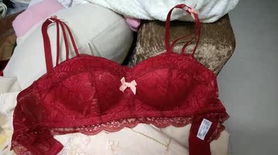 胸小的小姐姐你们还在等什么，本人穿34的！在店里买的每一件都穿不了，只有这个满足了我，而且价格合理，喜欢的可以买回家试试哈