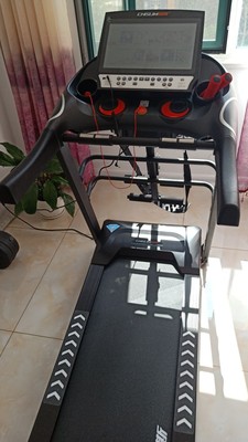 说说图文对比启迈斯R8和Q7L跑步机哪个好，分析优缺点细节