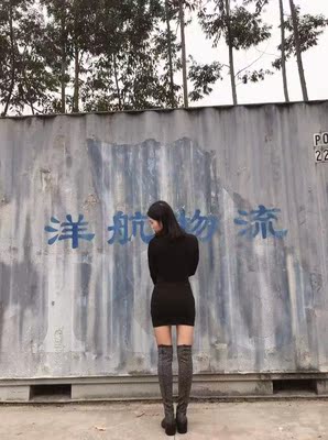 很基础的打底裙，秋天随便加件外套就能出门啦，紧身的很显曲线，加绒的敲暖和，比心