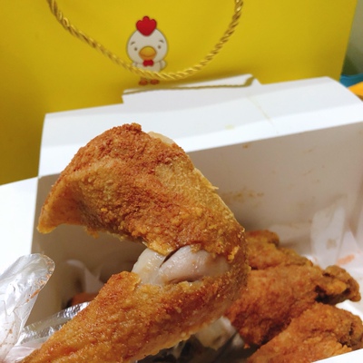 以前在淘宝买东西都是自动评价的，后来才知道评价可以长淘气值，才知道评论的重要性。以后无论买什么东西，都要把这段话复制黏贴下来，没错，评论80字可以得到50积分，我的字数凑够了，谢谢大家的观看~点个赞^_^