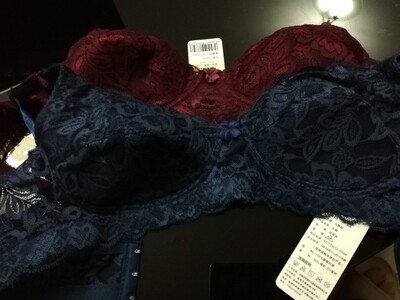 很薄，满意，还送了小内裤