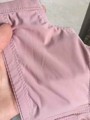 第二次回购了，有半年换一次内衣的习惯。这次又买了四件，做工细节都很好，而且面料也是滑滑的，超级喜欢