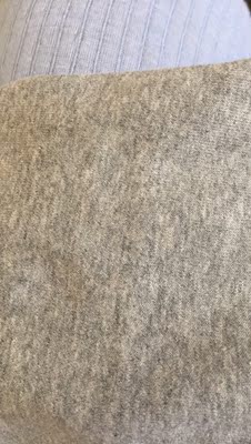 裤子挺好哒，布料柔软大小正好，就是颜色不太好看，不太正灰，灰里还带微绿色。