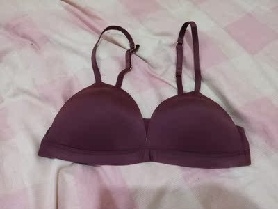 穿着舒服,质量很不错。没有线头细节很精致。收到比较惊喜。 穿着舒服,质量很不错。没有线头细节很精致。收到比较惊喜。